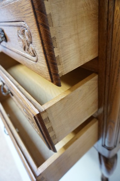 Vintage Queen-Ann-eiken-ladekastje-commode-dressoir-nachtkastje-badkamerkast-Louis-XV